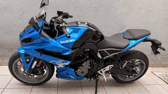 SUZUKI GSX-8R SUZUKI GSX-8R